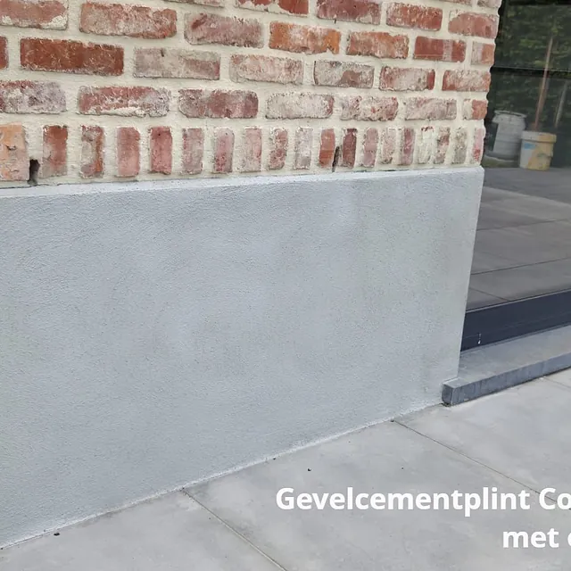 Gevel cementplint met Compactuna PUTZUNA PL opgeschuurd
